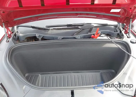 2023 Tesla Model X Dual Motor All-Wheel Drive/Standard Range z USA, uszkodzony, nr VIN 7SAXCBE50PF405571